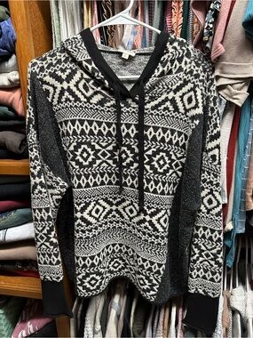 Hem & Thread Black and Cream Geometric Hooded Sweater